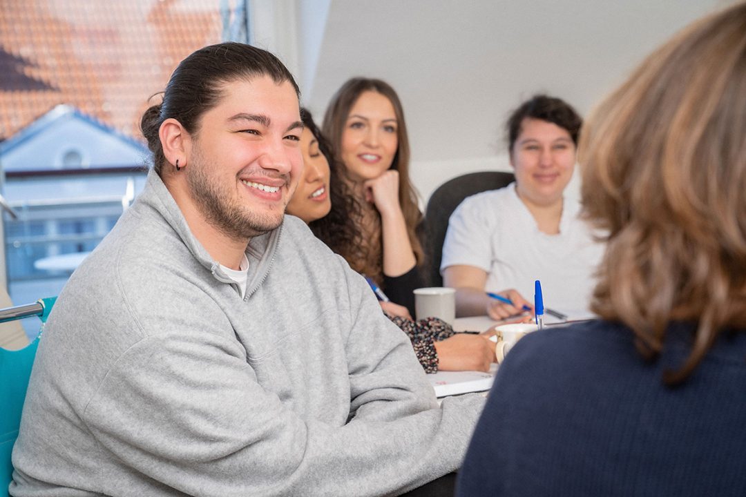 Springer*innen für die Pflege an Wochenenden (m/w/d) in Zündorf